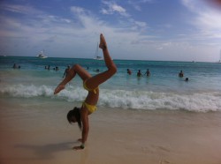 MFC LovelyKittie beach acrobatics