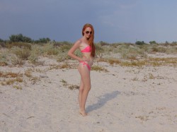 SweetyYana in pink bikini at the beach