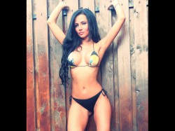 busty cam model veroniquee in bikini