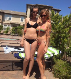 Diana Deets (MFC illicit69) & girlfriend in bikini