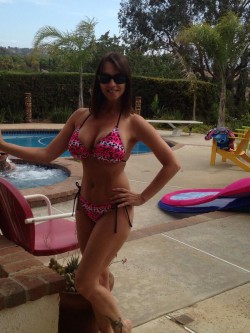 Summer Cummings in bikini